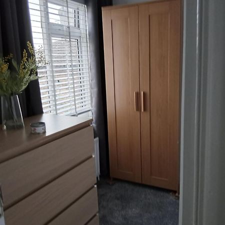 Crown Road Apartment Sittingbourne Esterno foto