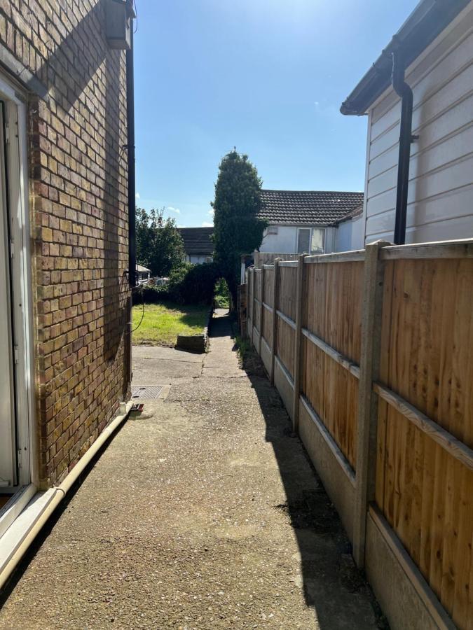 Crown Road Apartment Sittingbourne Esterno foto