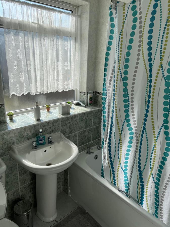 Crown Road Apartment Sittingbourne Esterno foto