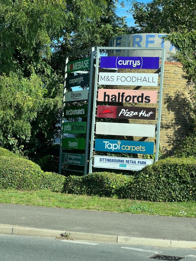 Crown Road Apartment Sittingbourne Esterno foto