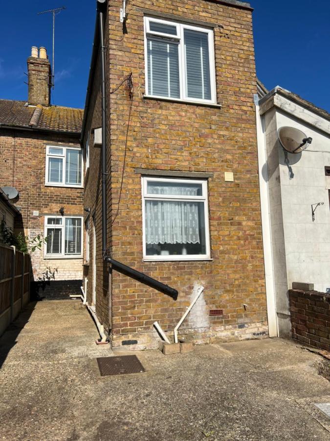 Crown Road Apartment Sittingbourne Esterno foto