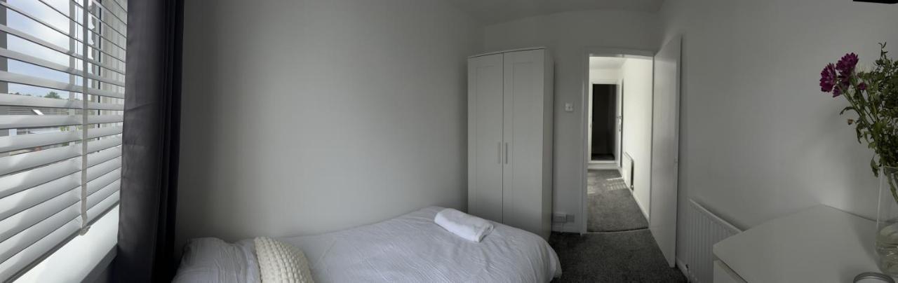 Crown Road Apartment Sittingbourne Esterno foto